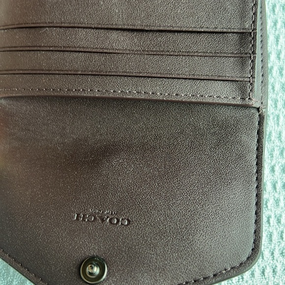 Coach Wyn Small Wallet - Picture 4 of 5